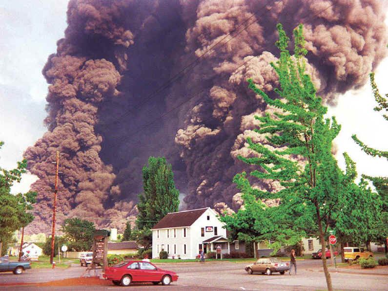 Bellingham, Wa. explosion of a pipeline damaged during construction, 1999, 3 dead) (Seattle Times, July 14, 2017)