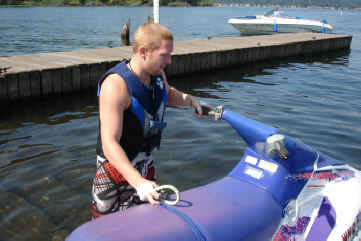 valentin vautier warming up his jetski